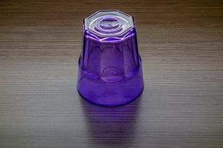 紫色塑料杯子图片