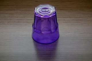 紫色塑料杯子图片