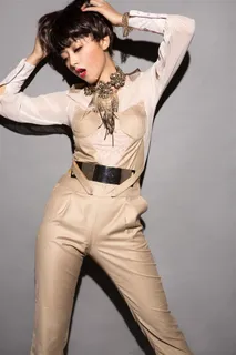 穿着制服的时尚美女高清图