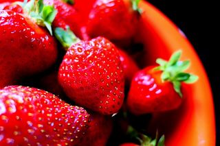 新鲜红色草莓高清图片