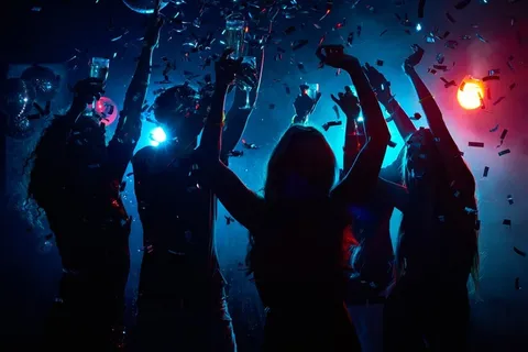 夜店狂欢人群剪影 夜店狂欢人群剪影