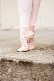 芭蕾舞者腿部特写图片