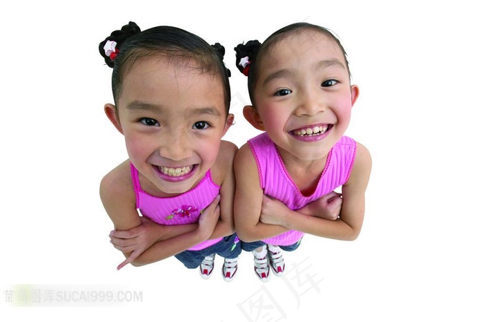 抱手的双胞胎姐妹素材