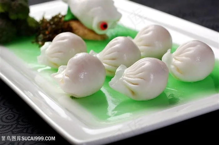 小吃虾饺的美食图片