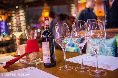 酒吧酒杯高脚杯红酒葡萄酒夜店