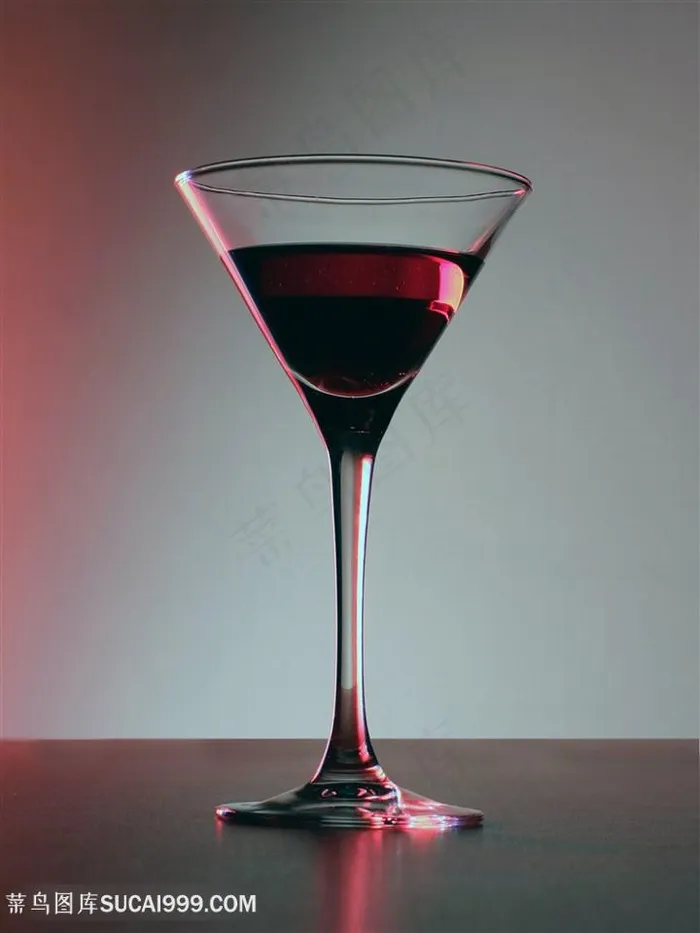 炫光唯美葡萄红酒玻璃杯酒图片