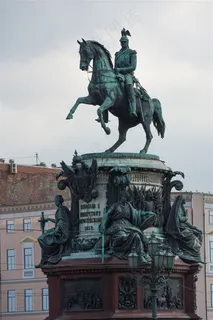 圣彼得堡沙皇尼古拉一世青铜雕像