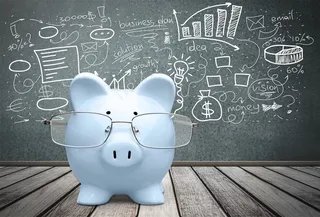 戴着墨镜的小猪存钱罐素材高清图片生活用品