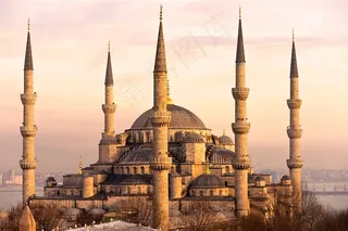 天空下的美丽城堡