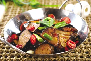 干锅美食焖锅湘菜麻辣香辣纸锅干锅猪血丸子