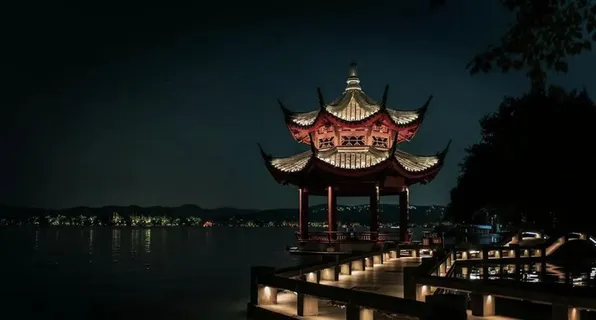 夜晚小亭子素材