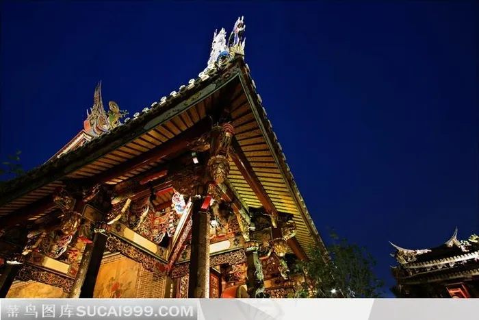 夜空中仰视的紫禁城屋檐图片