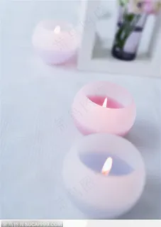 用磨砂玻璃做灯罩的小烛灯 用磨砂玻璃做灯罩的小烛灯