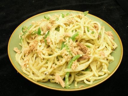 日式金枪鱼意大利面美食素材图片