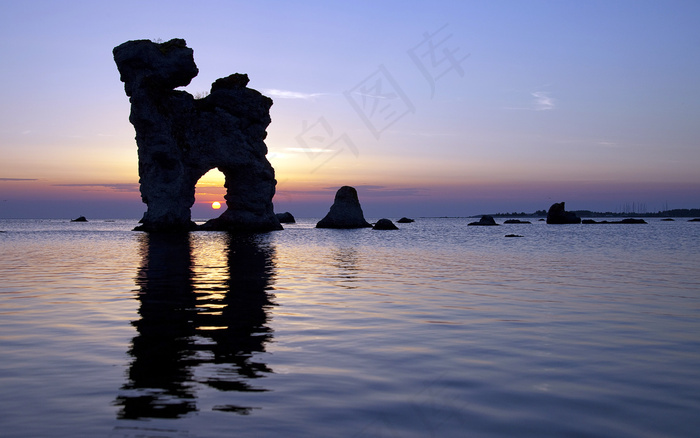 海上的剪影