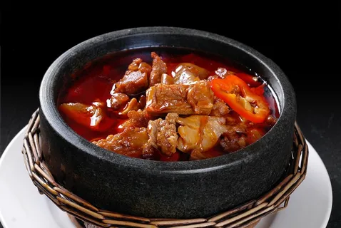 煲类火锅川菜特色菜石锅乳牛