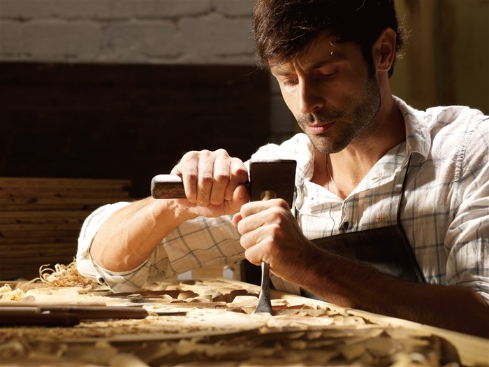 木匠雕刻细节图片