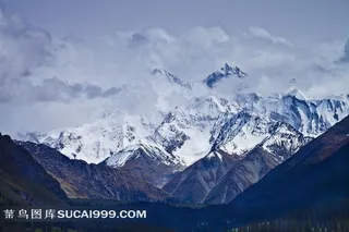 新疆夏特古道雪山风景素材