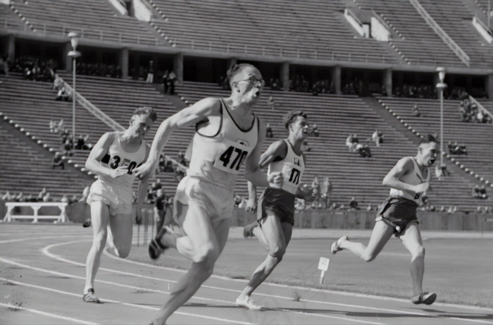 跑步田径运动比赛图片