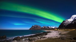 绿色极光壁纸图片