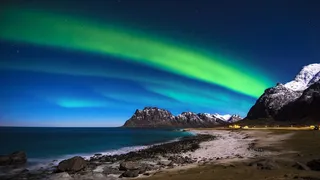 绿色极光壁纸图片