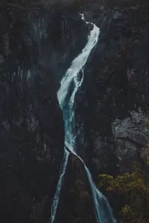 高山流水瀑布风景图片 高山流水瀑布风景图片