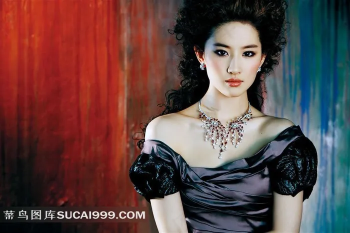 戴珠宝的时尚美女刘亦菲