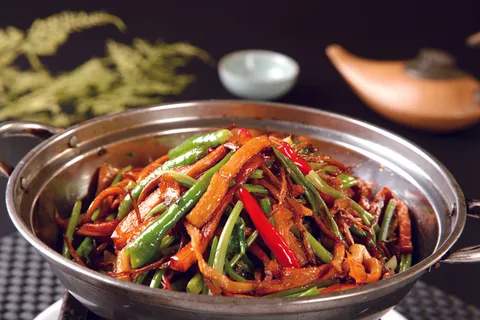 干锅美食焖锅湘菜麻辣香辣纸锅干锅菌王