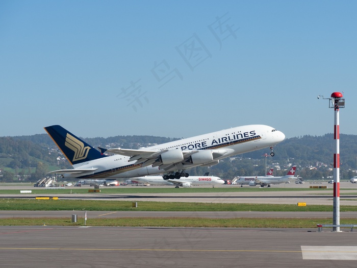 航空客机起飞图片