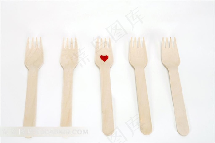 情人节叉子上的爱心素材