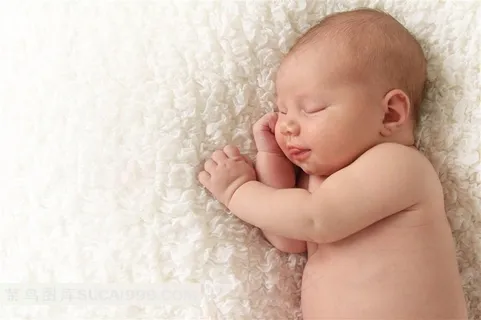 正在熟睡中的婴儿 正在熟睡中的婴儿