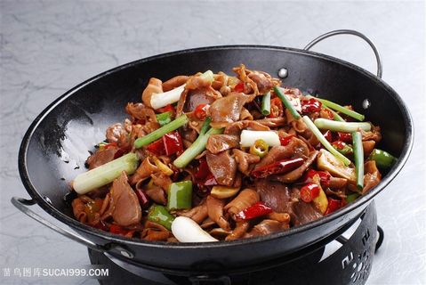 中华美食干锅鲜鸡杂摄影图