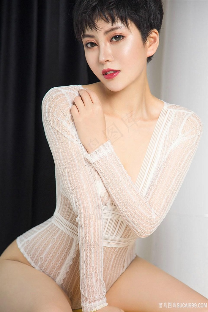 高清国内短发美女金卓然图片