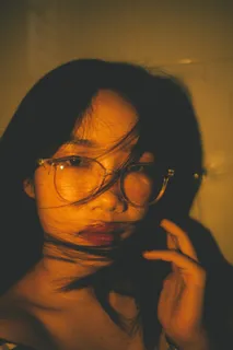 美女发丝凌乱图片 美女发丝凌乱图片