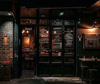 夜晚街道美食小店户外灯光摄影