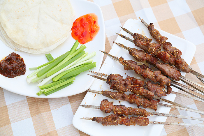 烧烤烤羊肉串