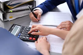 商务办公用笔在写