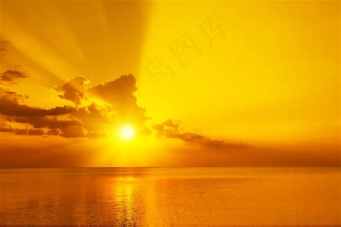 金黄色的夕阳海报背景高清摄影