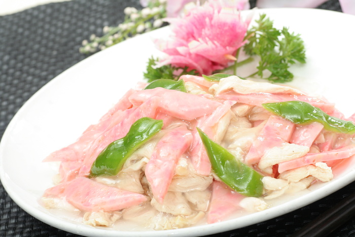 火腿灵菇烧鸡柳 22元