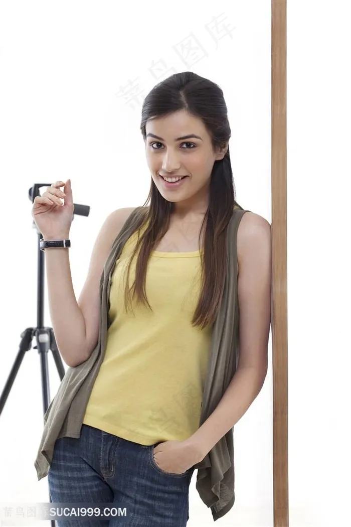 职场拿相机女性摄影师图片