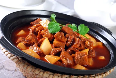 砂锅石锅美食煲类特色菜怀红烧牛腩