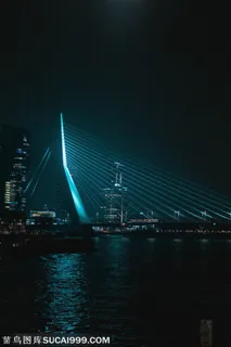 繁华城市高架桥水中倒影唯美背景图