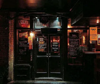 夜晚街道美食小店户外灯光摄影