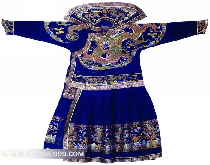 清代精美龙纹图案服饰