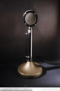 历史悠久的话筒