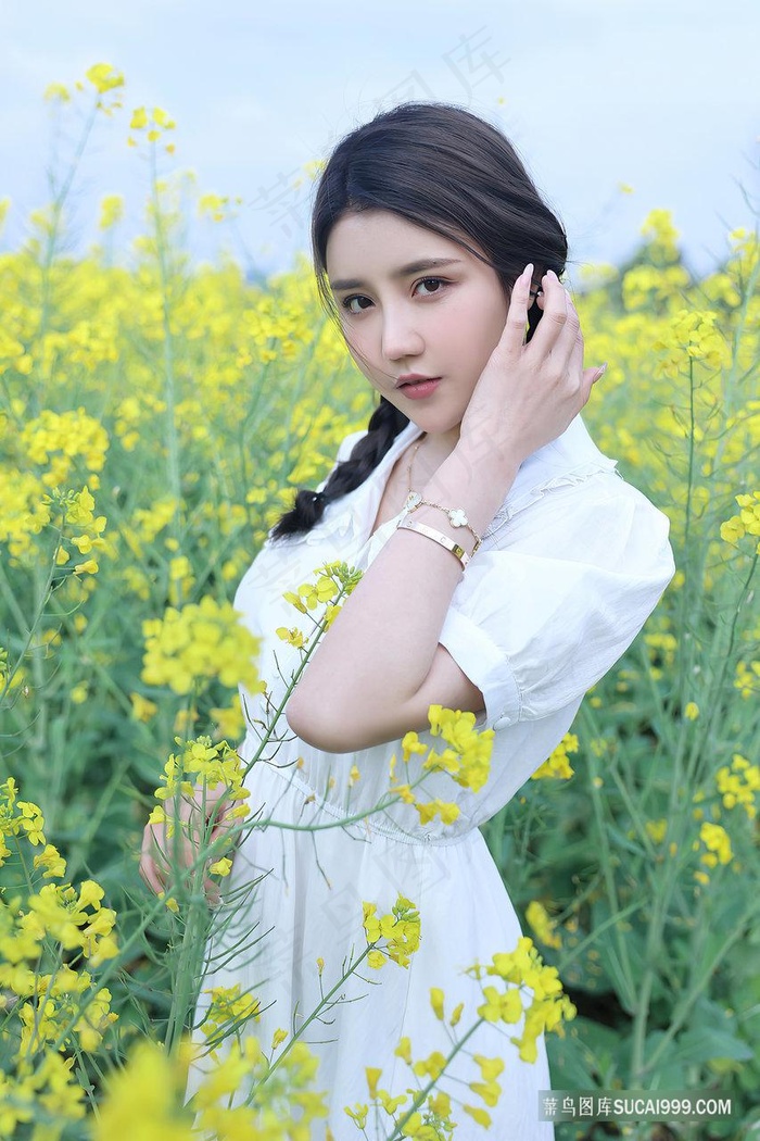 高清国内嫩模夏西菜地里大胆美女写真图片