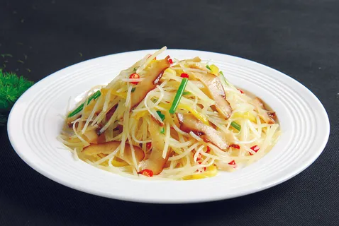 土豆丝炒海参  土豆丝炒海参