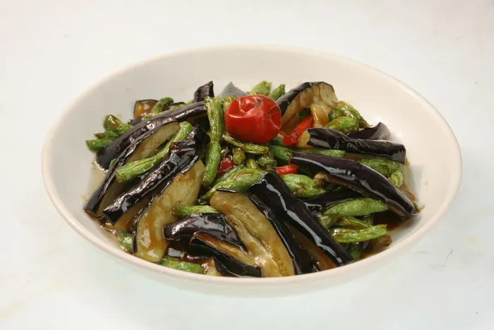 长豆角烧茄子  12元