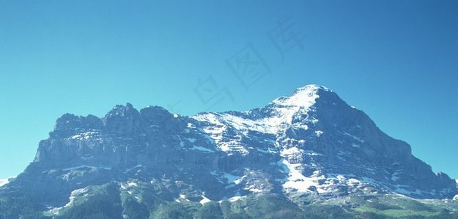 蓝天下的雪上山岭 蓝天下的雪上山岭