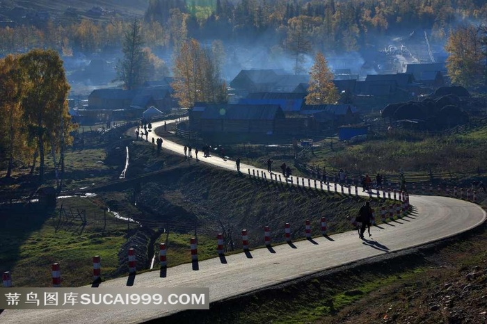 房屋道路和行人
